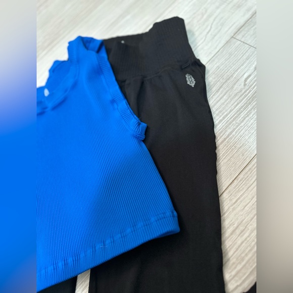 🛑SOLD!🛑 Free People Happiness Runs Muscle Tank & Good Karma Flare Leggings SET - Picture 12 of 16